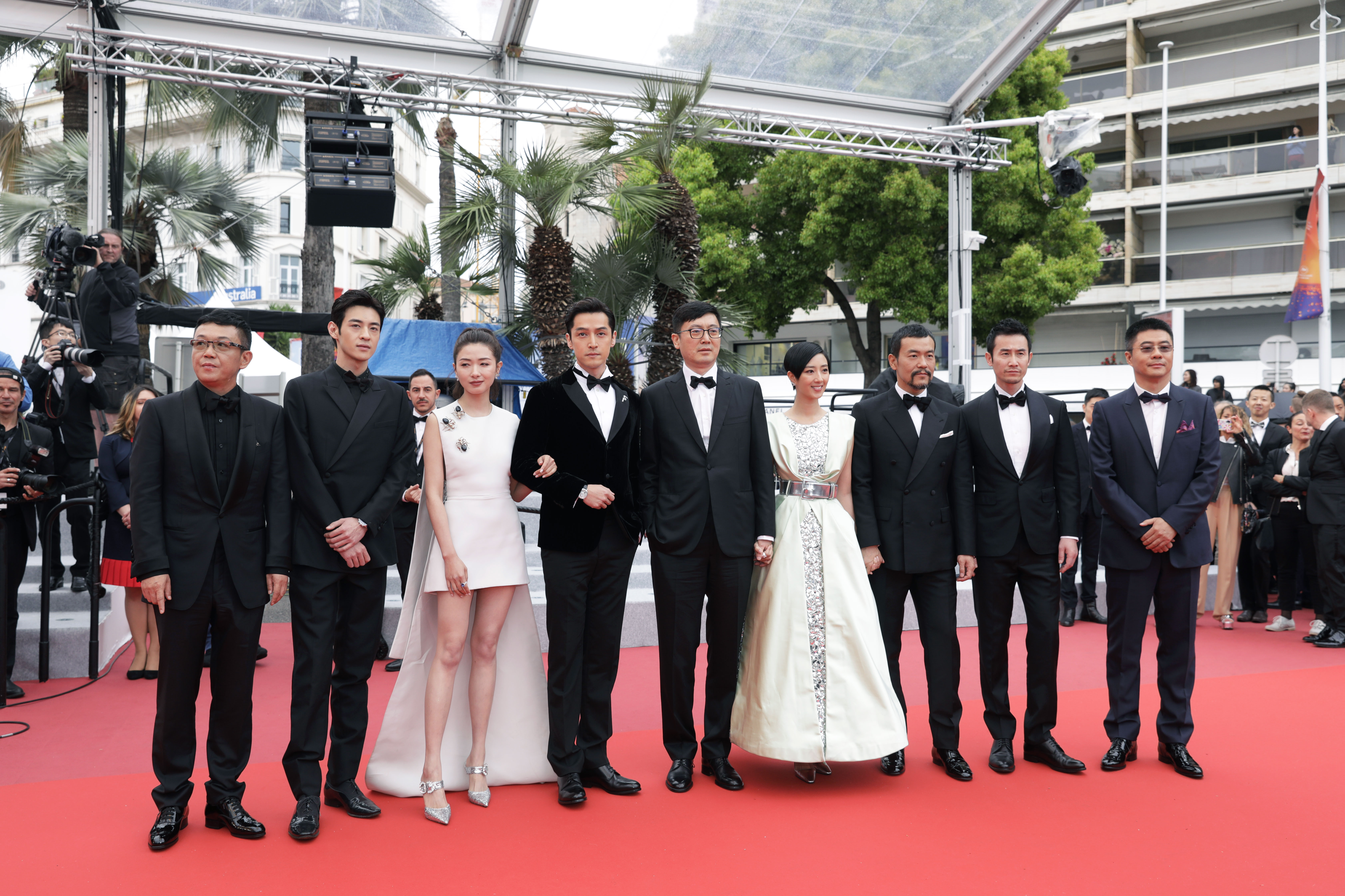 开云网页版-澳大利亚队教练压力巨大！，莱万多夫斯基遭遇十持续失利观众掌声雷动-开云网页版