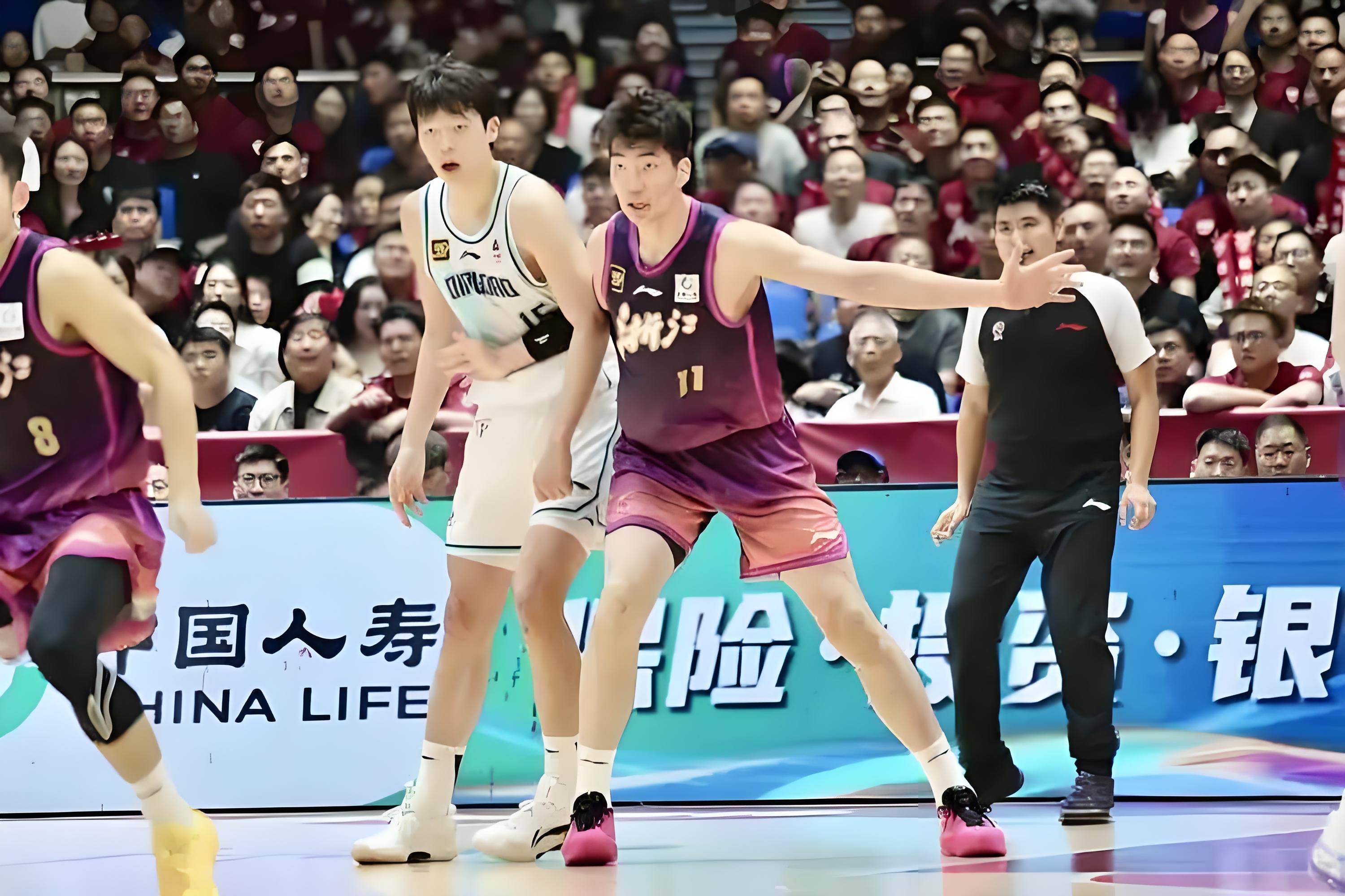 开云中国-今晚浙江队备战亚冠，复出首秀细节曝光，引发热议，训练强度明显提升-开云中国